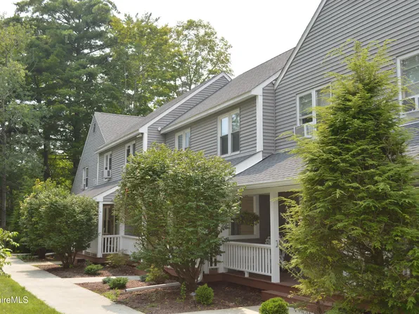 880 East St #B, Lee, MA 01238