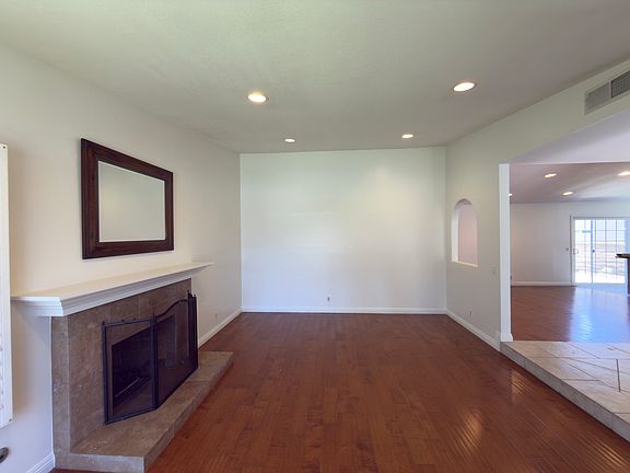 3rd image of 1234 Summersworth Pl