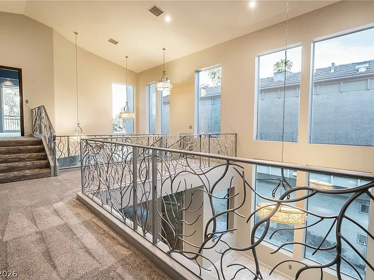 980 Vegas Valley Dr — Photo 24
