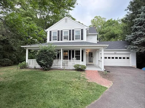 10051 Field Ct, Manassas, VA 20110