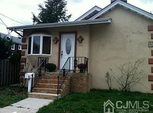 545 E Maple Ave, Woodbridge, NJ 07095