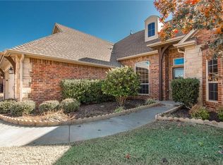 2528 SE 13th St, Moore, OK 73160