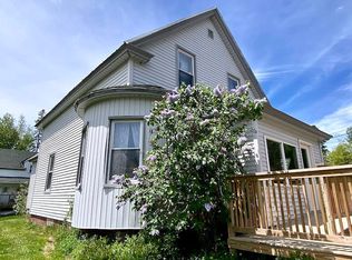 28 School St, Rangeley, ME 04970