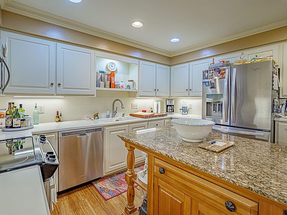 5th image of 150 Hartin Dr