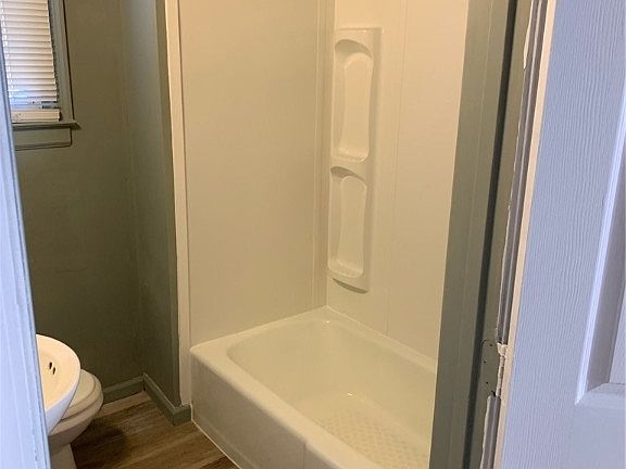 5th image of 25804 Nottoway Ave