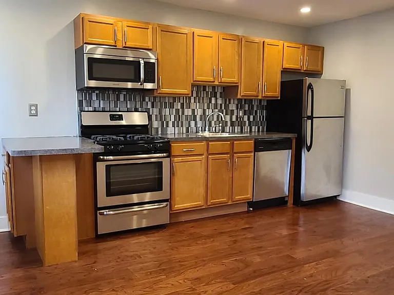 206 Stratford Ave #3 — Photo 3