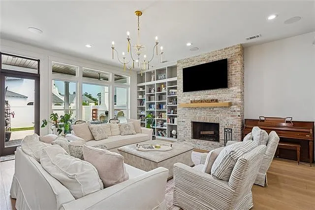 5 bed, 4.5 bath, 3916 sqft, $7,500 — Photo 4