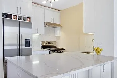 Rented by R New York