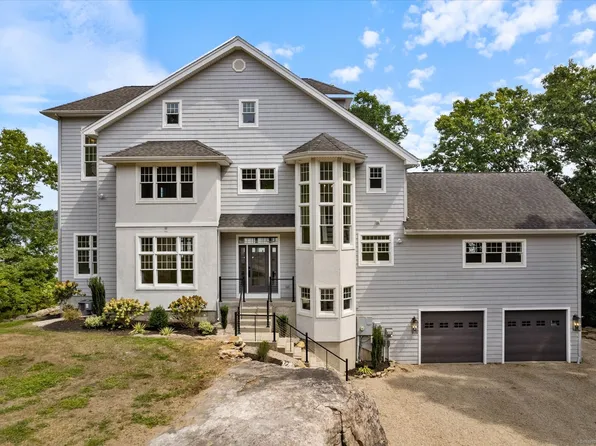 563R Mohegan Avenue Parkway, Waterford, CT 06375