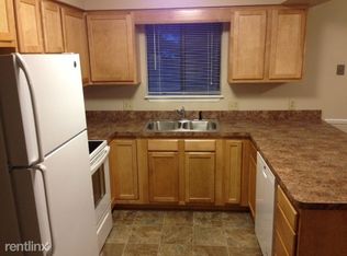 116 Grand Manor Dr, Grand Ledge, MI