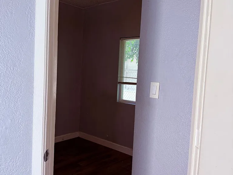 1033 Hoffman Ave — Photo 16
