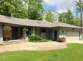 8820 Beechwood Dr, Novelty, OH 44072