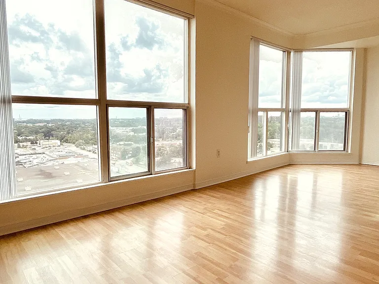 2177 Burnhamthorpe Rd W #1702 — Photo 24