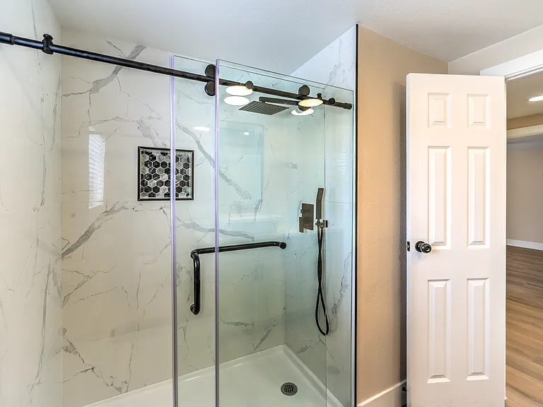 7477 Ullom Dr — Photo 16