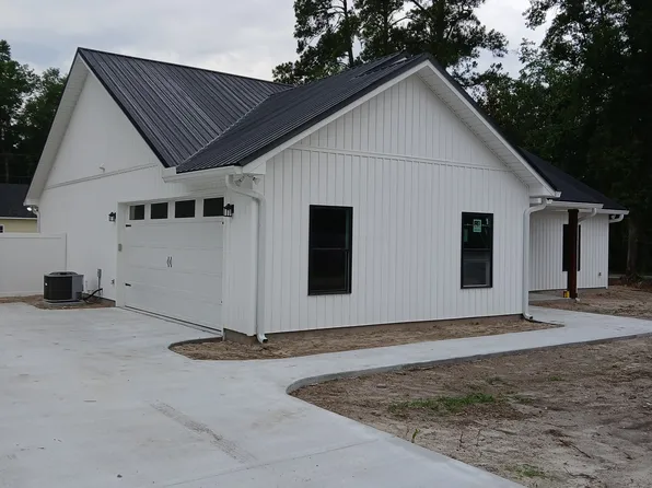 36 Robinson St, Folkston, GA 31537