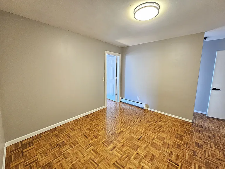 330 Elmora Ave #J — Photo 12