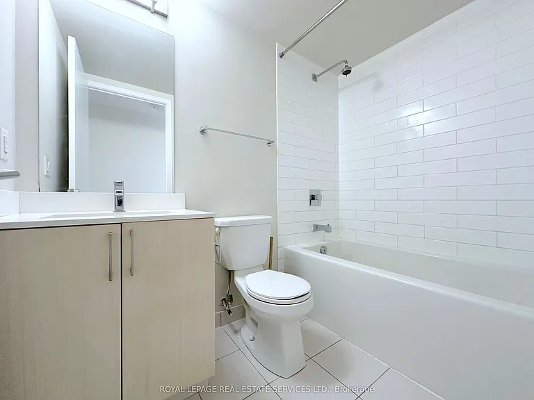 763 Woodbine Ave #404 — Photo 11