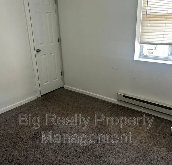 29 N Main St #3C — Photo 2