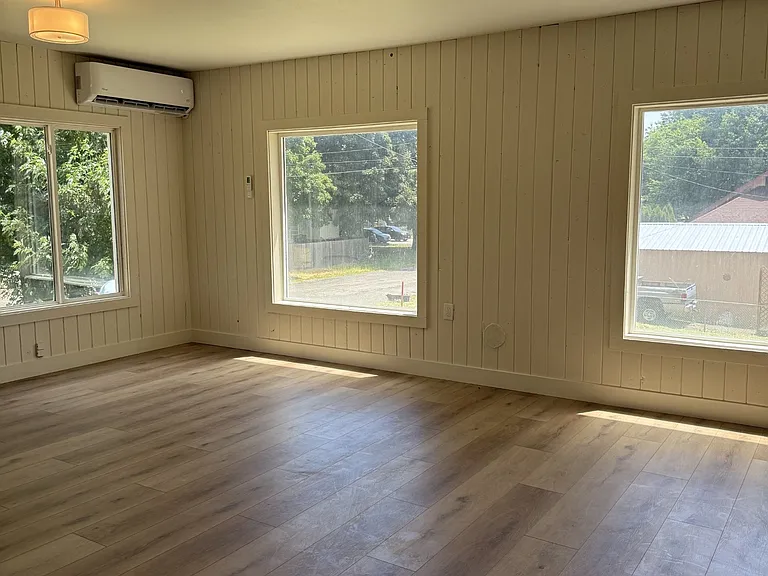 611 N Front St — Photo 3