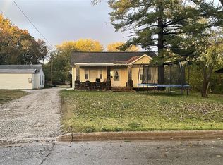 819 Mildred Ave, Cahokia, IL