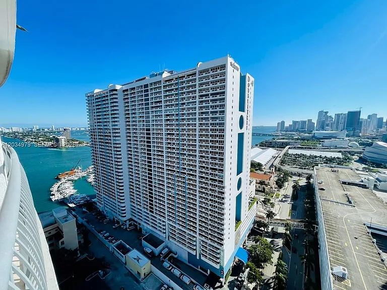 1750 N Bayshore Dr #3010 — Photo 31