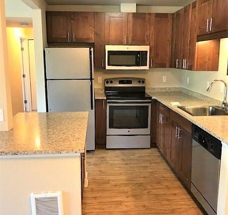 3rd image of 13702 NE 9th Pl #11-111