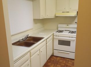 766 N Linden Ave APT 201, Waukegan, IL 60085