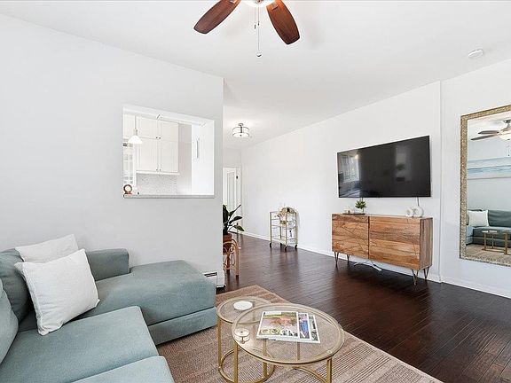 3rd image of 831 Clinton St APT 11