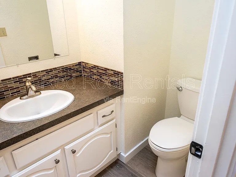 1418 Tule Lake Dr S — Photo 18