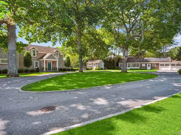 137 Montauk Hwy, Quogue, NY 11959