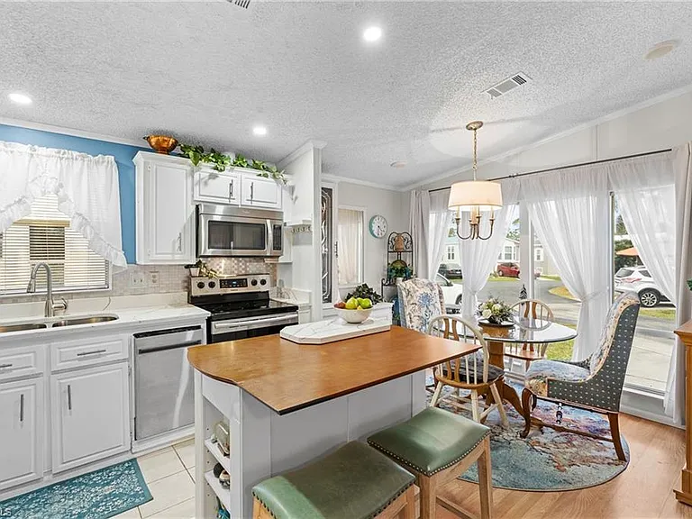 4751 Lafayette Ln W — Photo 3
