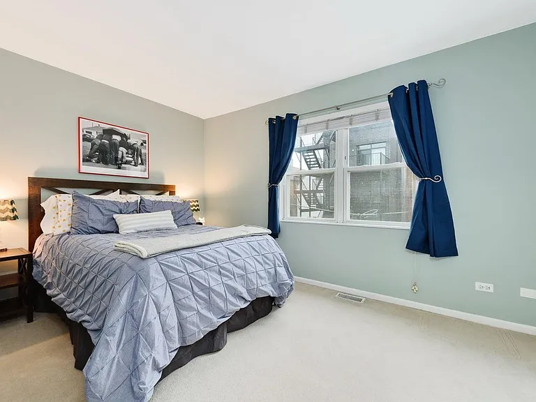 1540 N Greenview Ave #E — Photo 8
