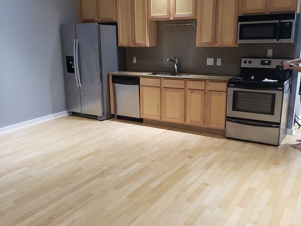 Kitchen/Livingroom area