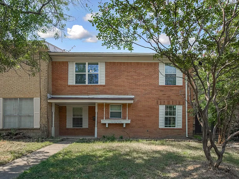 2203 Sheraton Dr — Photo 1