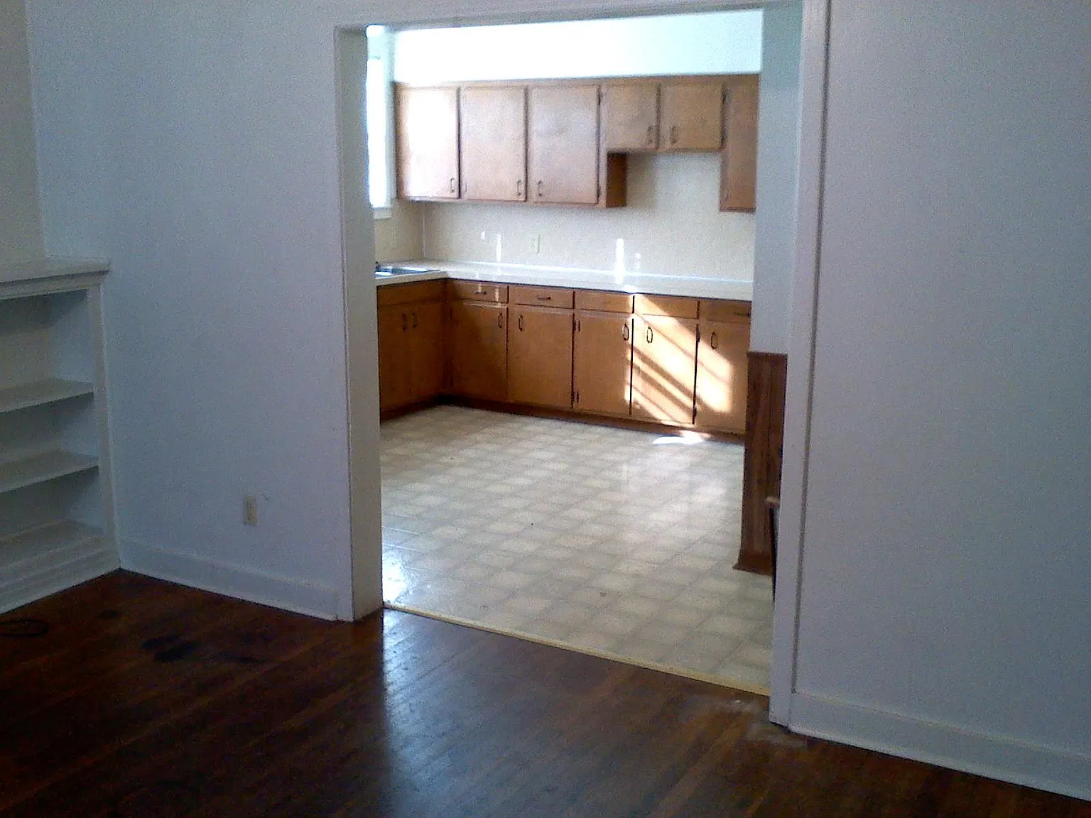 3 bed, 1500 sqft, $1,100 — Photo 4