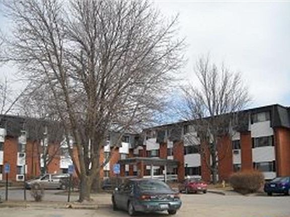 2nd image of 2010 W 4th Ave