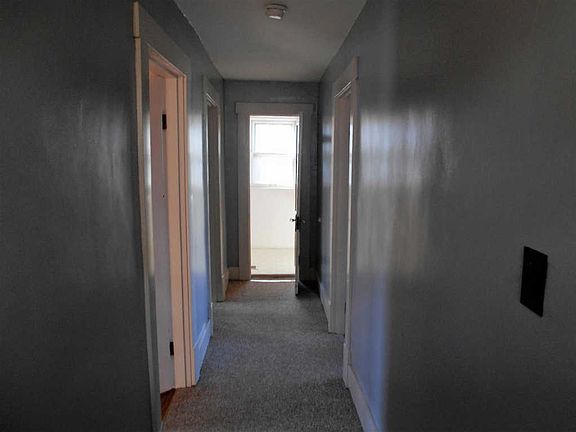 5th image of 814 Oak Hill Dr