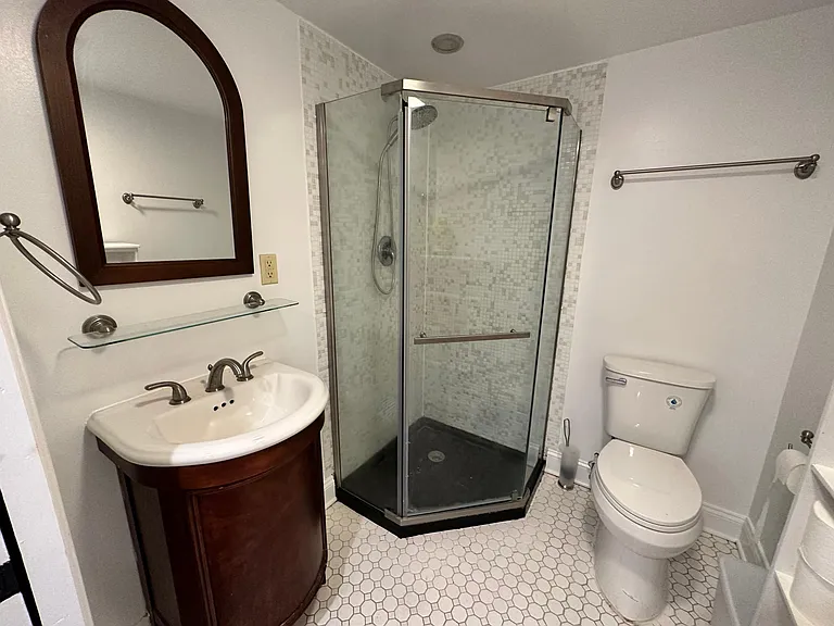 1630 S Charles St #BASEMENT — Photo 10