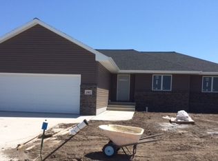 1820 W 51st Street Pl, Kearney, NE 68845