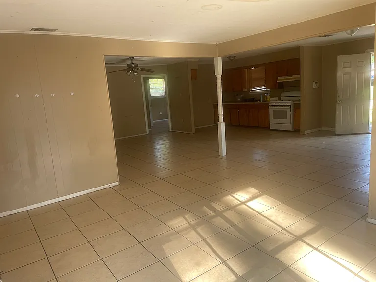 5755 Larchwood Dr — Photo 3