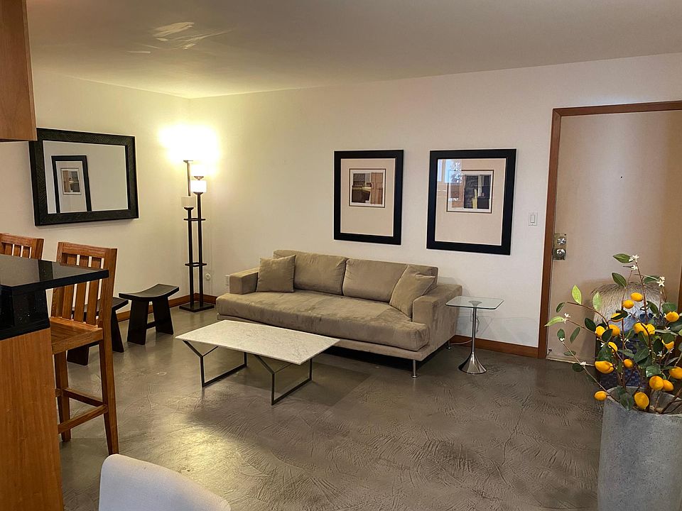 1st image of 968 Larrabee St APT 113