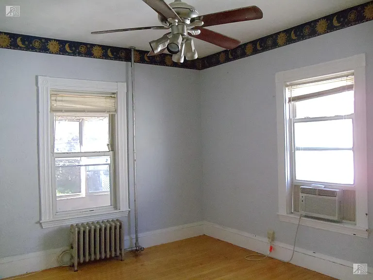 51 Falkland St #2 — Photo 9