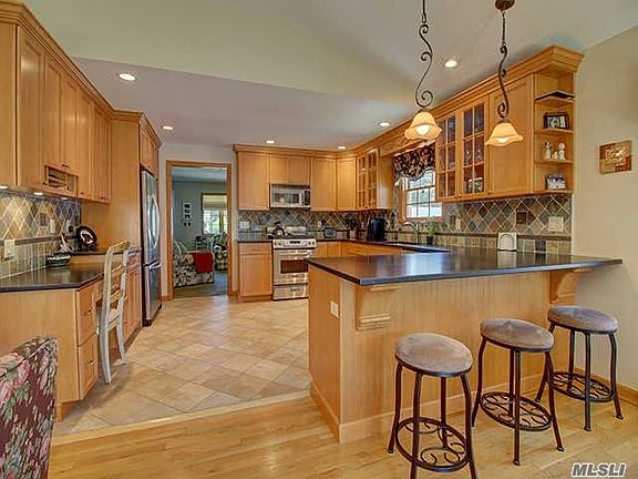 3rd image of 146 N Kings Ave
