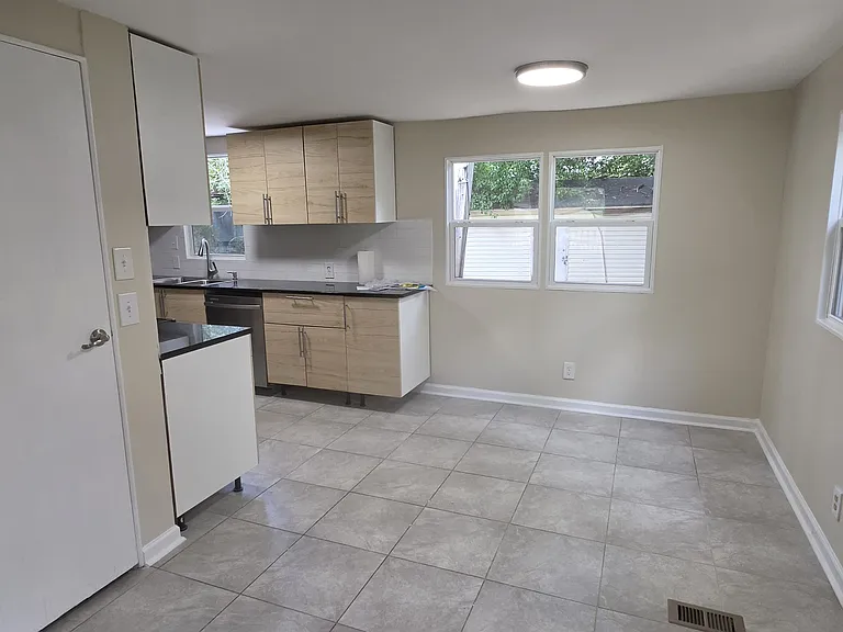 4910 Forestmont Dr — Photo 5