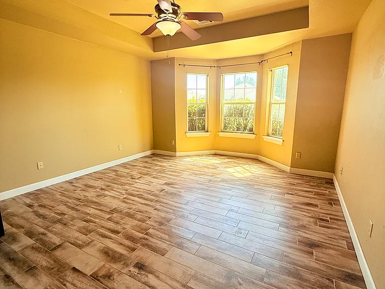 1801 Brittany Ln — Photo 25