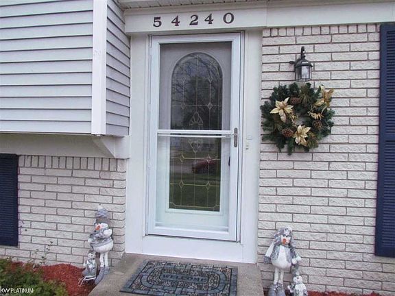 2nd image of 54240 Lytton Dr