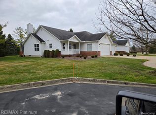 1140 Curzon St, Howell, MI 48843