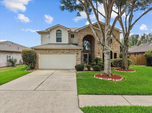 10004 Dawn Brook Dr, Pearland, TX 77584