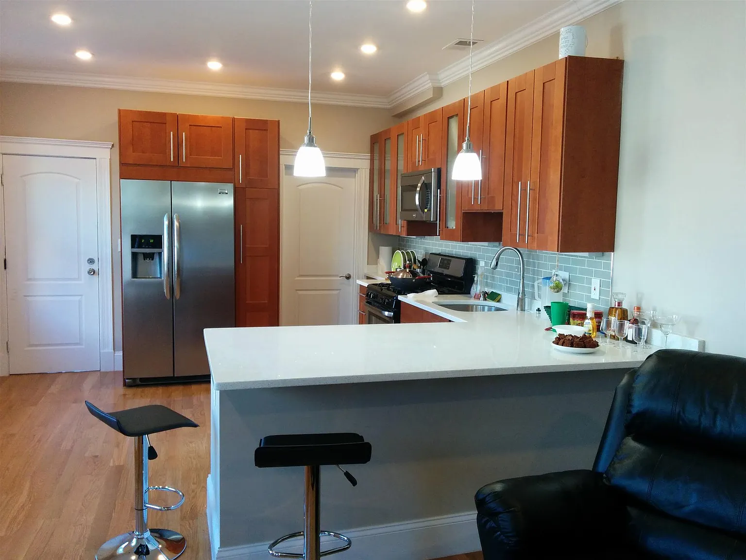 4 bed, 1.5 bath, 1200 sqft, $3,950 — Photo 4