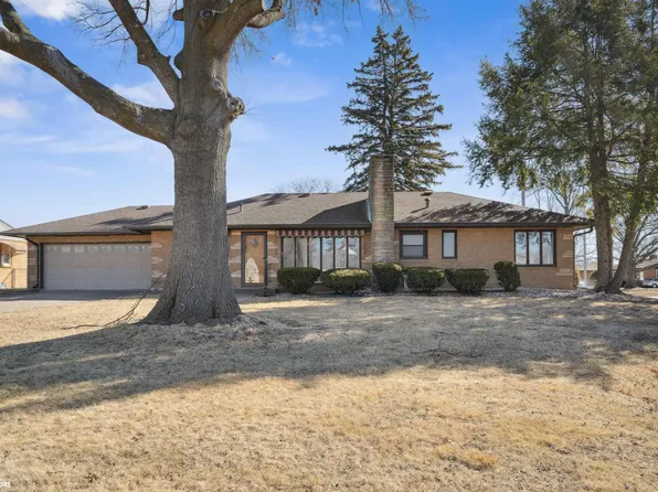 1420 Hagemann Ave, Burlington, IA 52601